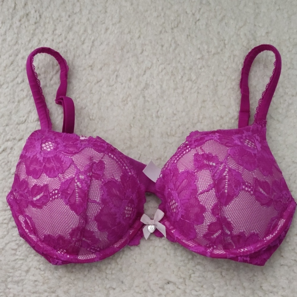 Victoria's Secret body by Victoria push up bra 32C